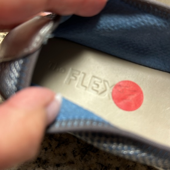 NWOT WOMENS “THE FLEX” COMFORT WEDGES SIZE 6 1/2 COLOR IS A SILVERY LIGHT BLUE - Picture 9 of 12